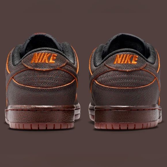 Nike SB dunk
'Krampus' 🔥💣😈🖤
Brand new - Picture 6 of 12